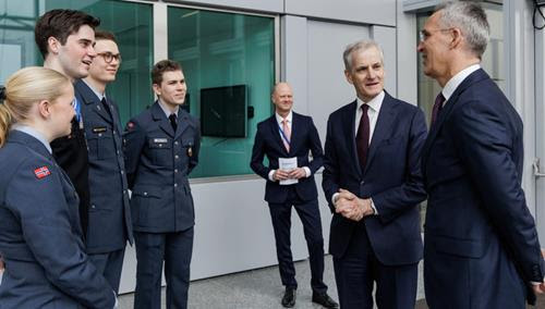 Secretary General thanks Norway for key contributions to NATO security