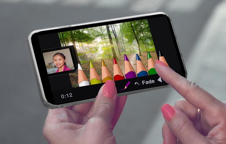 VoiceThread on a mobile phone , showing detail of virtual colored pencils for drawing on the screen.