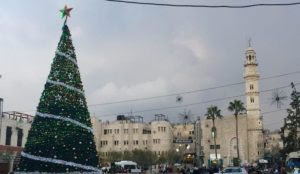 Muslims from Hebron attempt to burn the Christmas tree in Bethlehem’s Manger Square