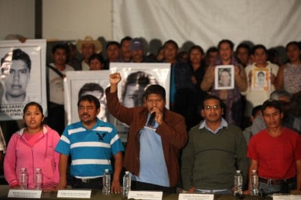 Familiares de normalistas desaparecidos reprochan respuesta oficial. Foto: Octavio Gómez