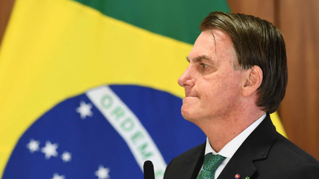 Bolsonaro sobre reajuste a policiais: O limite é maio para dar ou não dar