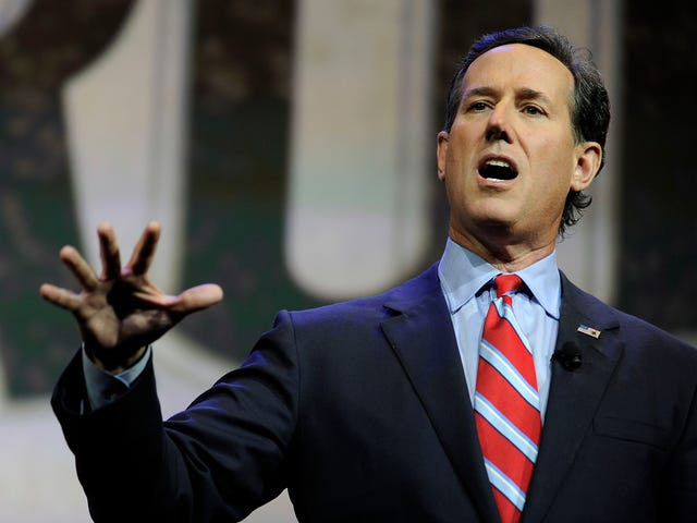 El ex senador Rick Santorum, republicano por Pennsylvania, habla en el Foro de Liderazgo NRA-ILA durante la Convención NRA en el Music City Center en Nashville, Tenn., Viernes, 10 de abril de 2015.
