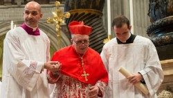 Il cardinale Luigi De Magistris, scomparso oggi a Cagliari all'età di 95 anni