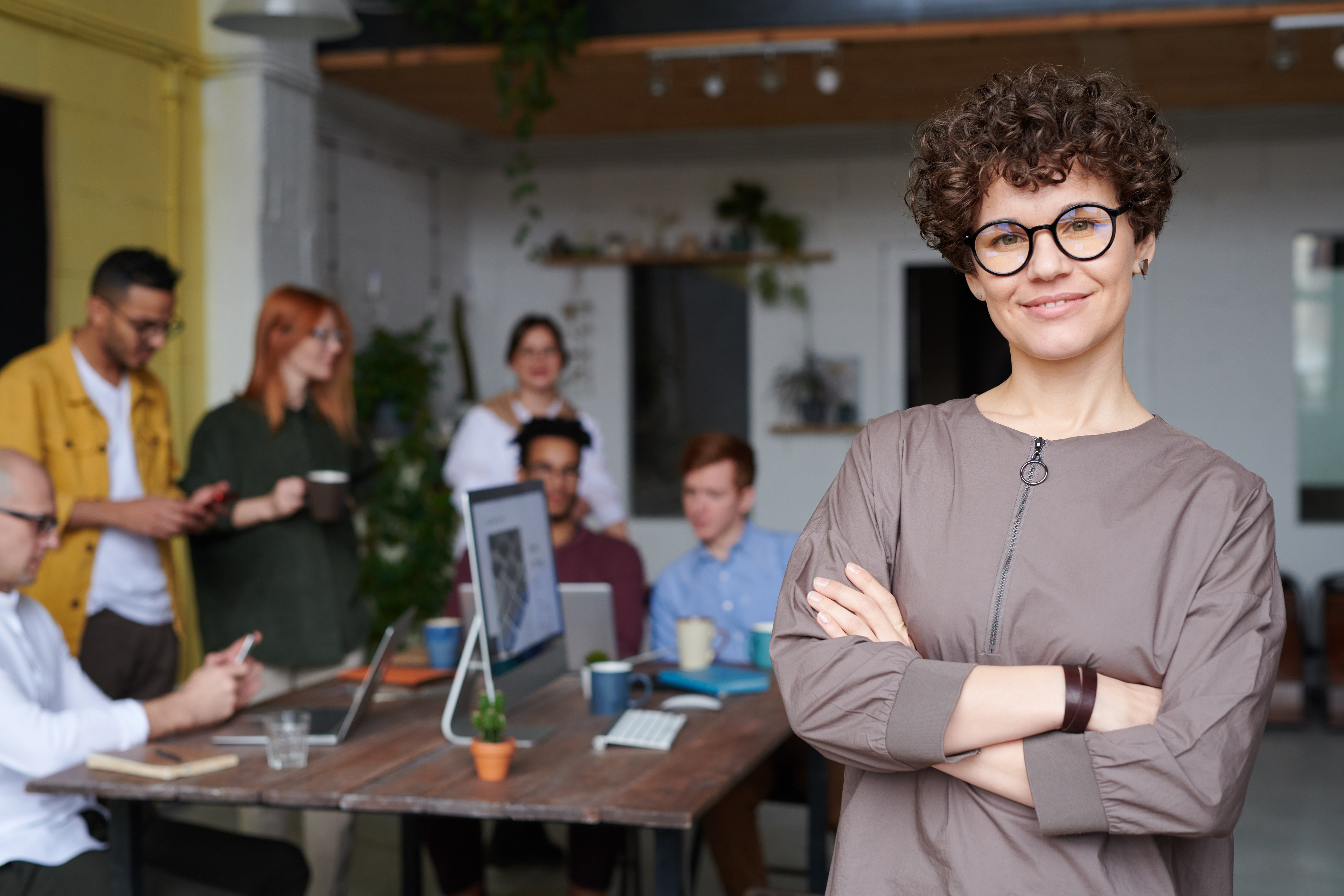 photo-of-woman-wearing-eyeglasses-3184405.jpg