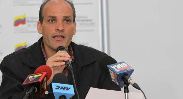 El Ministro Ricardo Menéndez