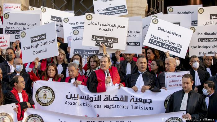 Judges and lawyers gather to protest In Tunis. 