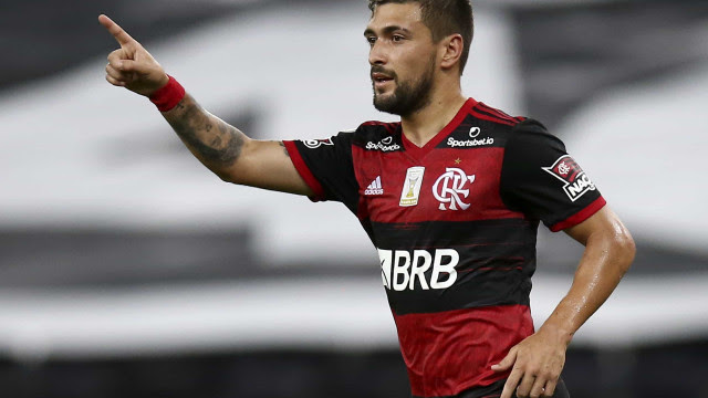 'Vergonha, o Flamengo não merece ser campeão', desabafa Arrascaeta