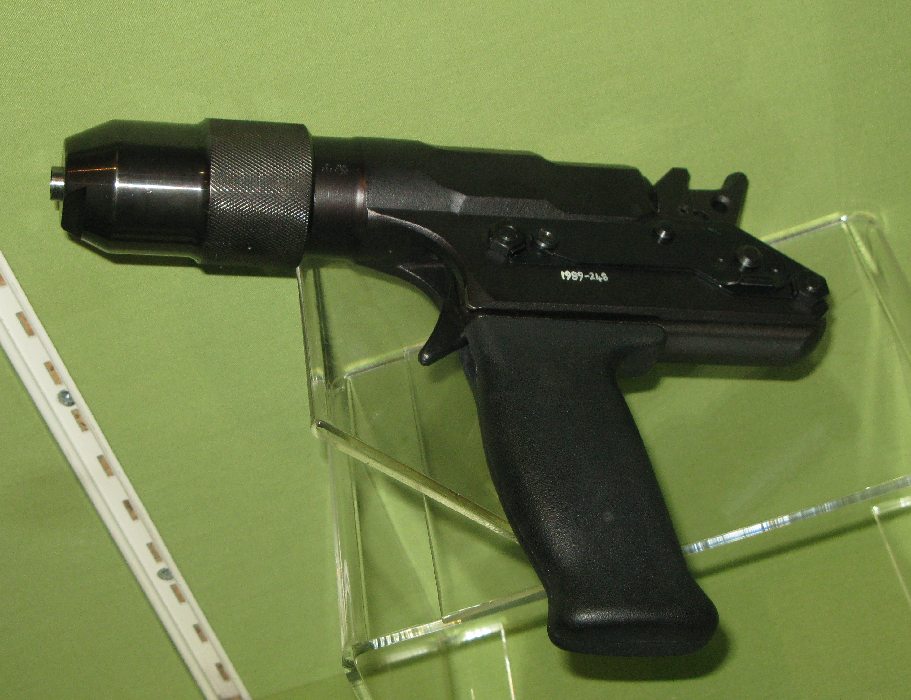 http://upload.wikimedia.org/wikipedia/commons/a/af/Cash%27s_captive_bolt_pistol.jpg