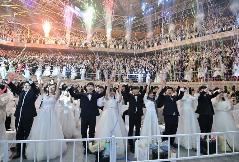 زواج جماعي بالكمامات في كوريا الجنوبية 