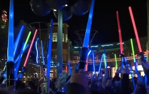Watch Fans Honor Carrie Fisher With a Lightsaber Vigil