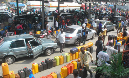 FG reduces fuel price to N162.44 per litre