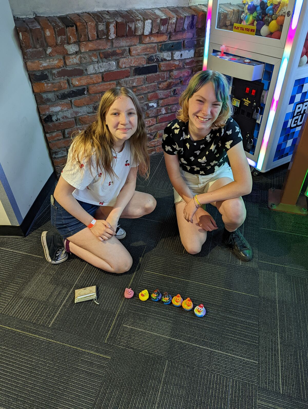 students at wonderworks museum on school trip