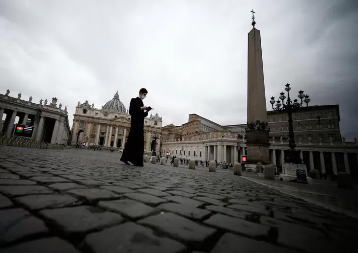 El Vaticano posee en París 737 propiedades valuadas en 721M de $ y en Londres 27, por un valor estimado en 131M