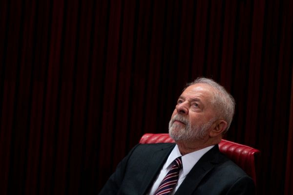 Lula se prepara para asumir en medio de la difícil situación económica de Brasil
