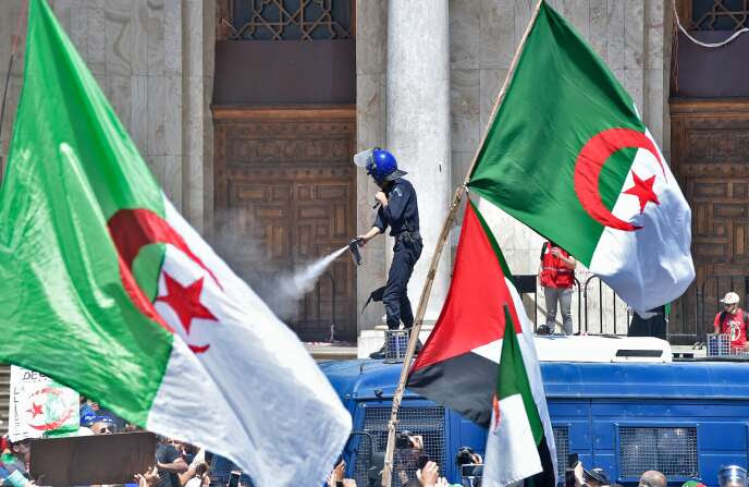 Manifestation à Alger, le 17 mai.