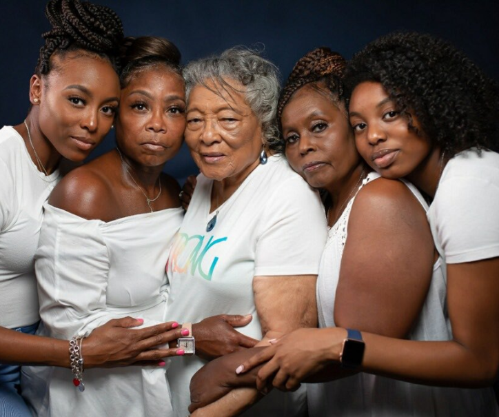 This 5-generation family photo is going viral for obvious reasons