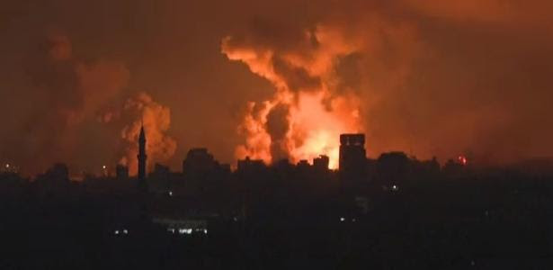 Bombardeio intenso na Faixa de Gaza na noite desta sexta-feira (27)
