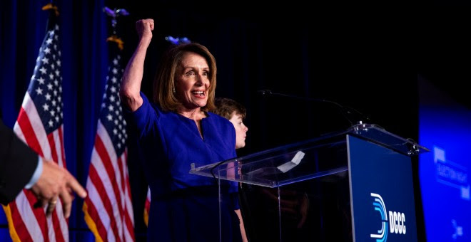 La líder demócrata de la Cámara de Representantes, Nancy Pelosi, celebra la victoria de su partido. - REUTERS