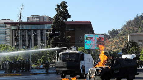 Carabineros de Chile vuelven a reprimir una protesta en Santiago y detienen a 20 manifestantes