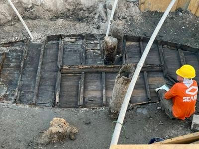 Workers Unearth 19th-Century Shipwreck Beneath a Road in Florida image
