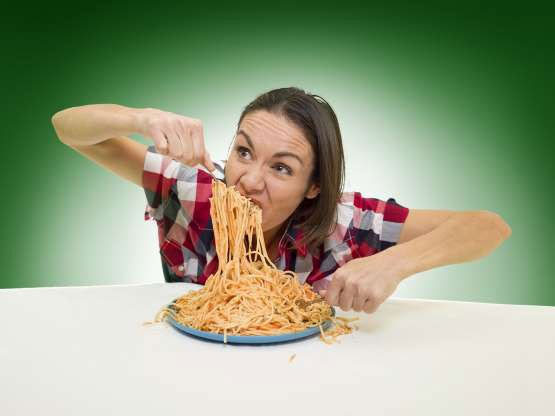 Cô Michelle Lesco đạt kỷ lục người ăn mì pasta nhanh nhất thế giới, với thời gian 26,69 giây.