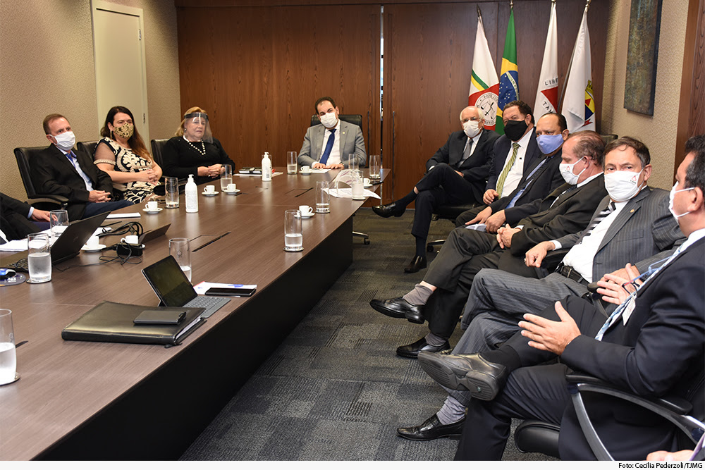 Gestor fala em reunião de magistrados no Gabinete da Presidência