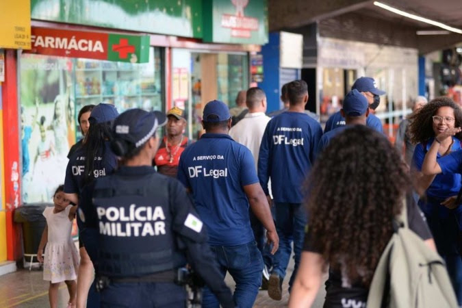  03/10/2023. Crédito: Minervino Júnior/CB/D.A Press. Brasil.  Brasilia - DF. Violência no transporte público. Fotos na rodoviária do Plano Piloto no dia seguinte ao assassinato do cobrador. DF Legal sob escolta do Polícia Militar. -  (crédito: Minervino Júnior/CB/D.A.Press)