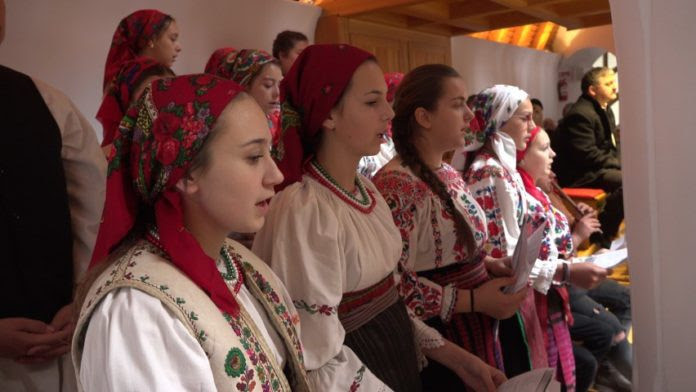 Hitük tartotta és tartja meg a moldvai magyarokat - Csángó nap Csíkszeredában