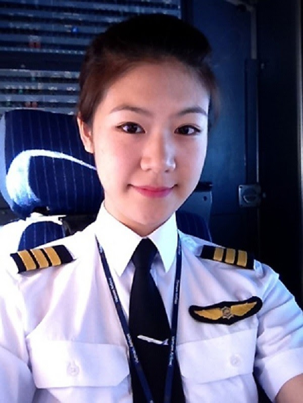 Phi công, hotgirl, máy bay, hàng không, xinh đẹp, phòng lái, tiếp viên, cơ trưởng, Phi-công, hotgirl, máy-bay, hàng-không, xinh-đẹp, phòng-lái, tiếp-viên, cơ-trưởng,