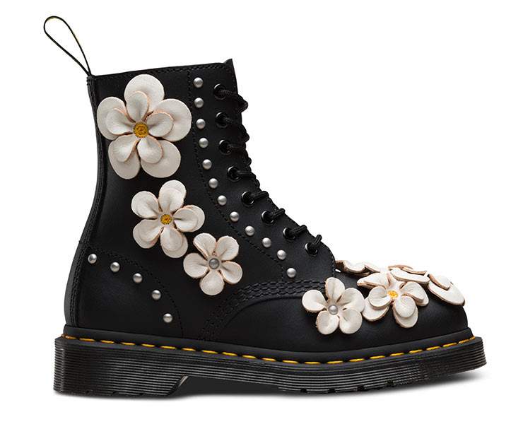 Dr. Martens Big bold blooms WithGuitars