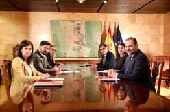 Qué propone y qué rechaza cada partido en la mesa de negociación entre el Gobierno y la Generalitat