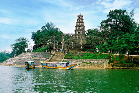 Image result for Hình ảnh chùa Linh Mụ Huế