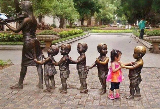 15 children who know how to take pictures with monuments