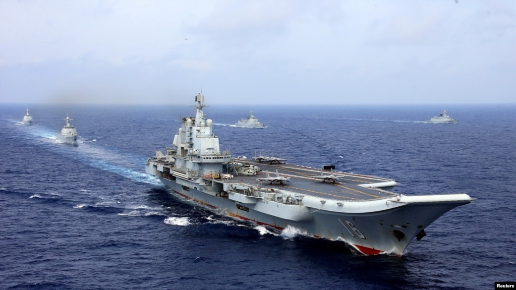 Hàng không mẫu hạm Liêu Ninh của Trung Quốc tham gia diễn tập quân sự ở Tây Thái Bình Dương, 18/4/18.