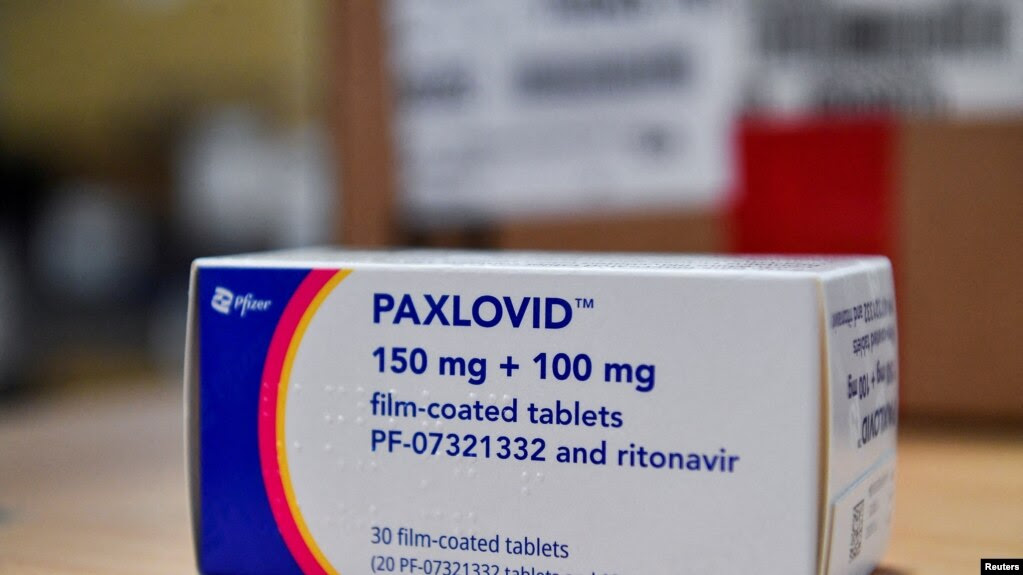 Thuốc viên Paxlovid của Pfizer chữa trị COVID-19.