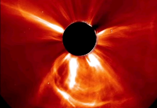 Solar flare preceding CMEs on July 22, 2012 (NASA)