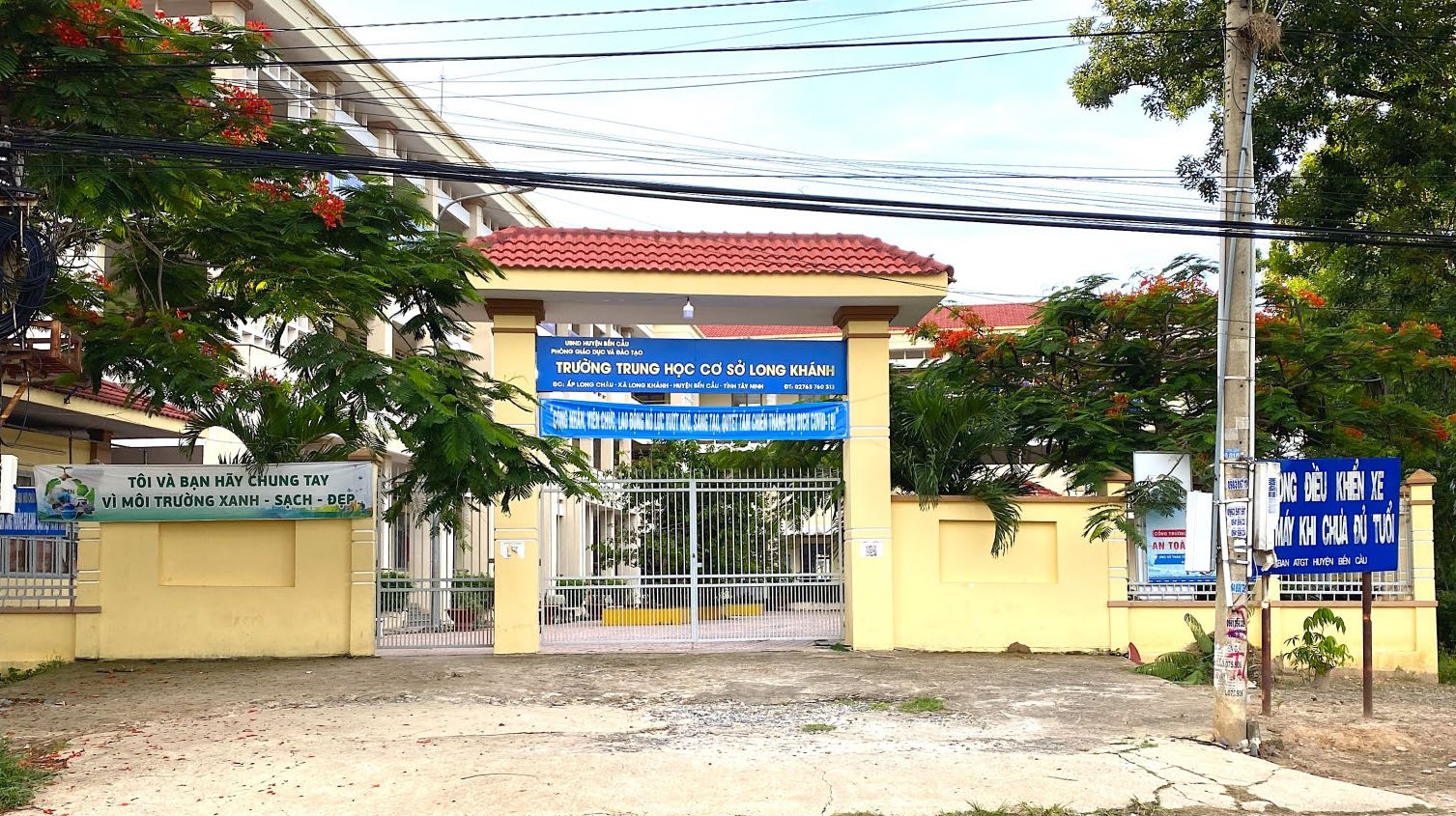 Tây Ninh: Khởi tố, bắt tạm giam Phó hiệu trưởng bị tố sàm sỡ học sinh - Ảnh 1.