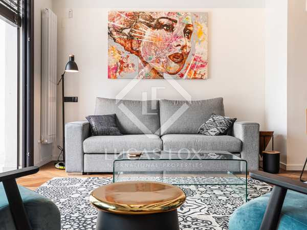 88m² Apartment with 25m² terrace for sale in Gràcia