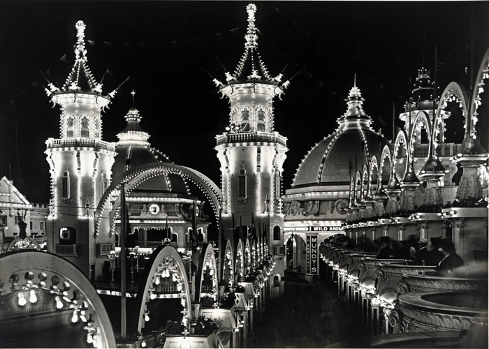 File:Luna Park at night 1906.jpg