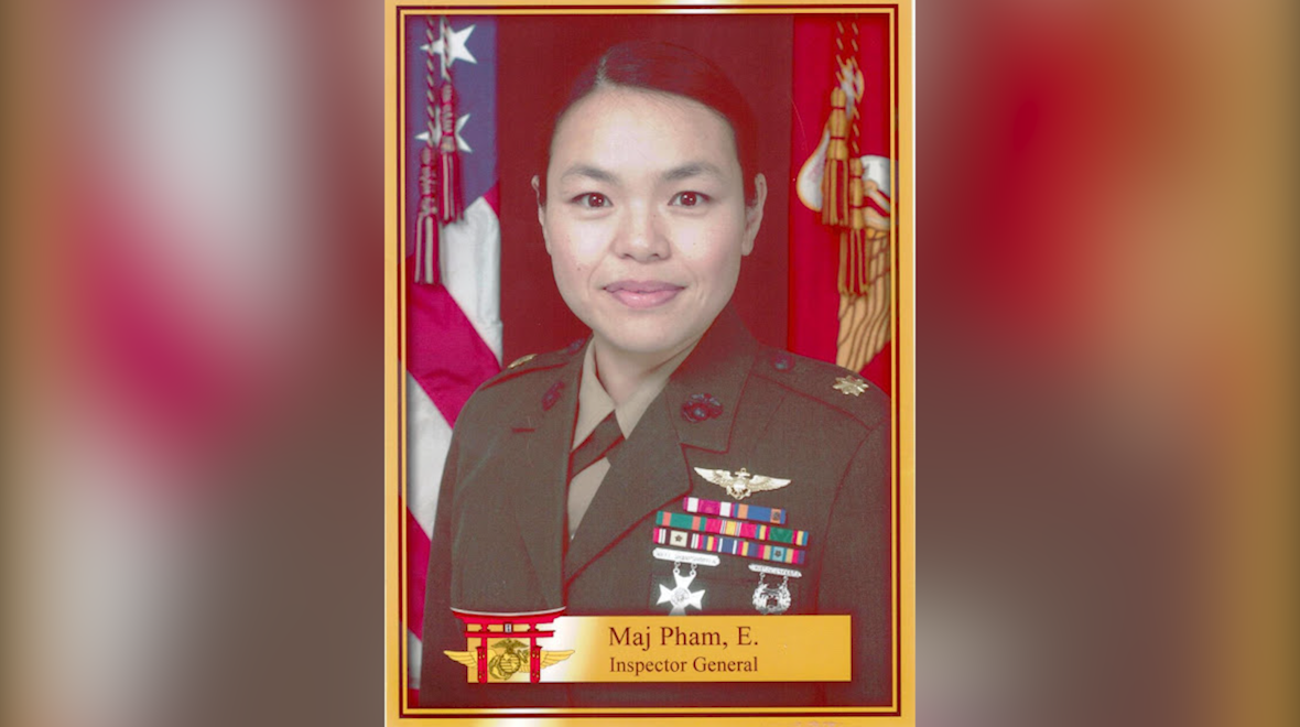 Nữ phi công gốc Việt Elizabeth Phạm được thăng cấp trung tá