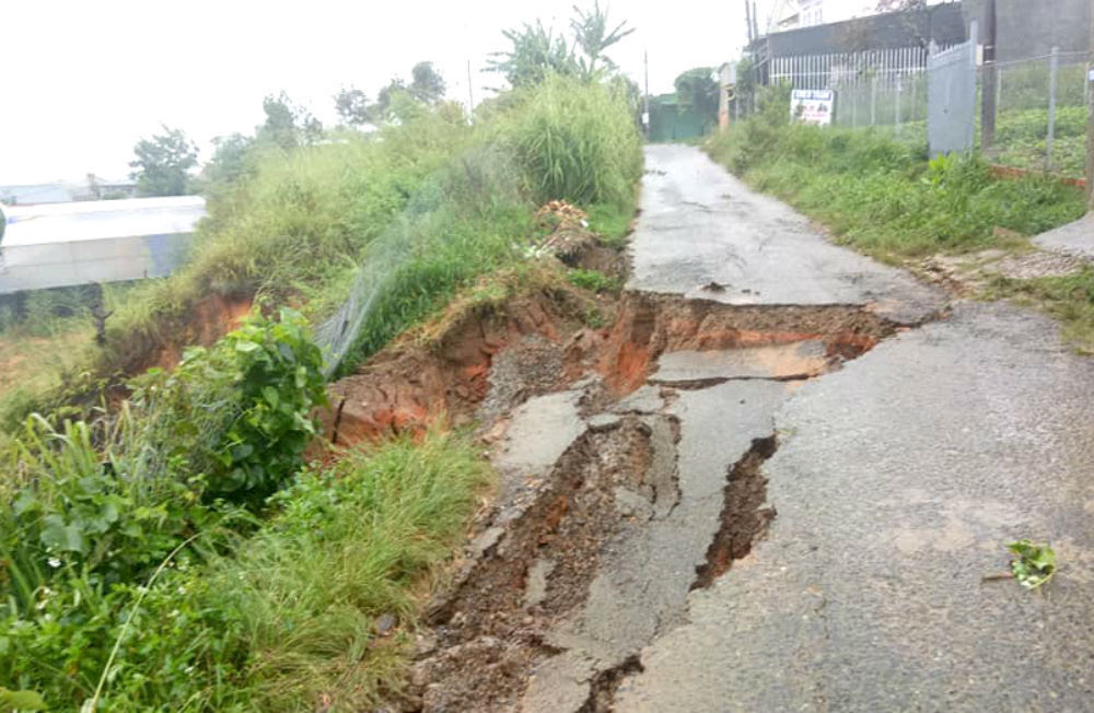 Mưa không ngừng nghá», phá» núi Äà Lạt chìm sâu trong biá»n nưá»c