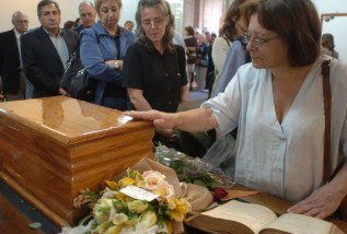 Velatorio de los restos de Fernando Miranda PŽrez en la facultad de Derecho.