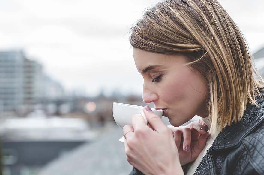 دراسات علمية تثبت فعالية شاي محدد في درء مخاطر صحية تهدد الإنسان طول العمر