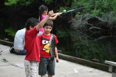 kids fishing