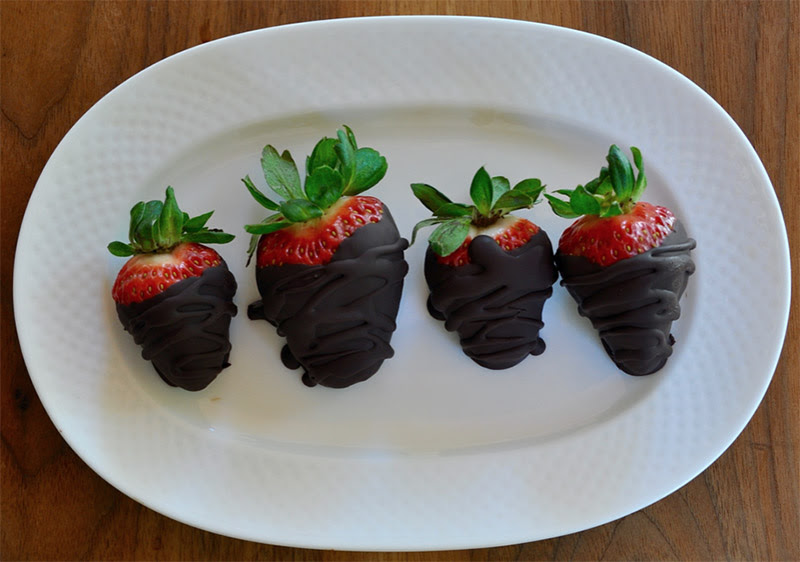 Chocolate Drizzled Strawberries 