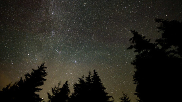Perseidas: As fotografias da chuva de meteoros desta semana