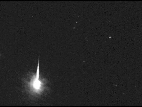 Cometary fireball on 27 Sept. 2016 (at 3:11 UT) Hqdefault