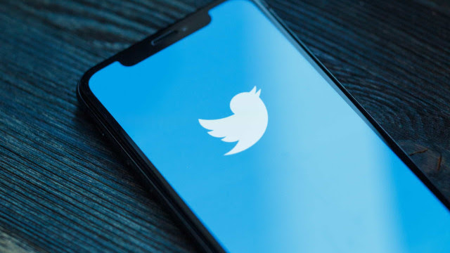 Algoritmo do Twitter amplifica direita política, diz estudo