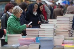El sector del libro llega más dividido que nunca al Sant Jordi confinado