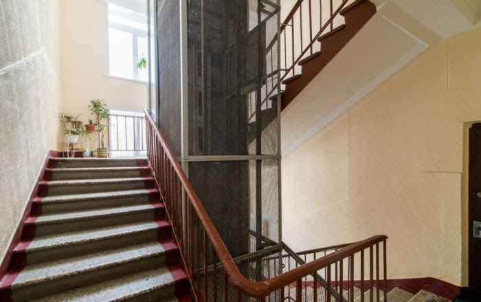 В советских домах встречались лестницы и по часовой, и против / Фото: megabaz.ru